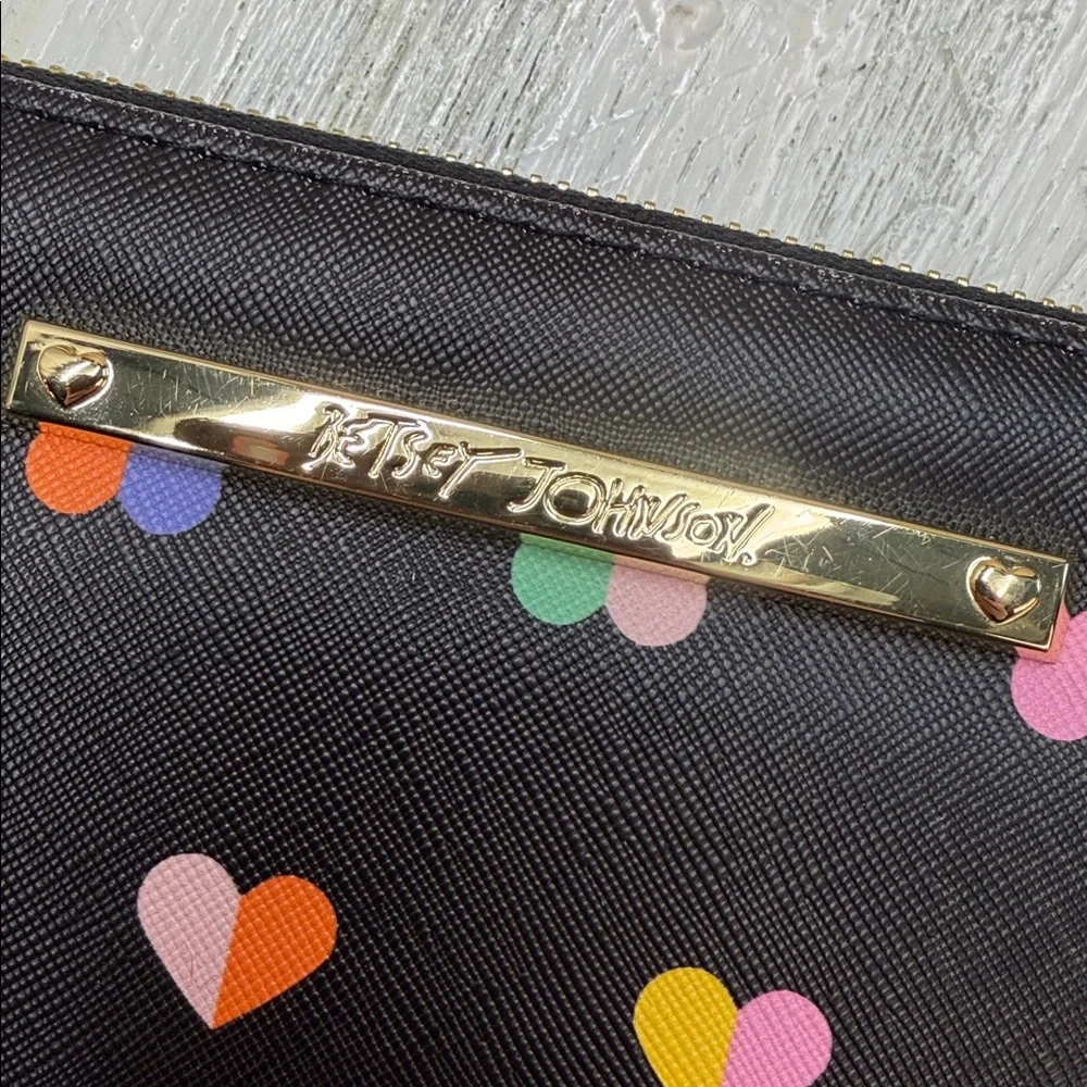 π5/$25 SALE!π Betsy Johnson Rainbow Hearts on Black Faux Leather Zip Up Wallet - Picture 2 of 14